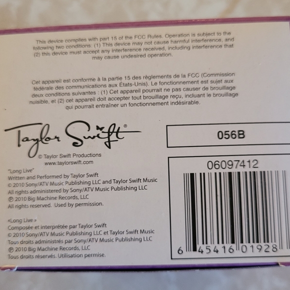 Taylor Swift X-mas Ornament - Picture 4 of 4